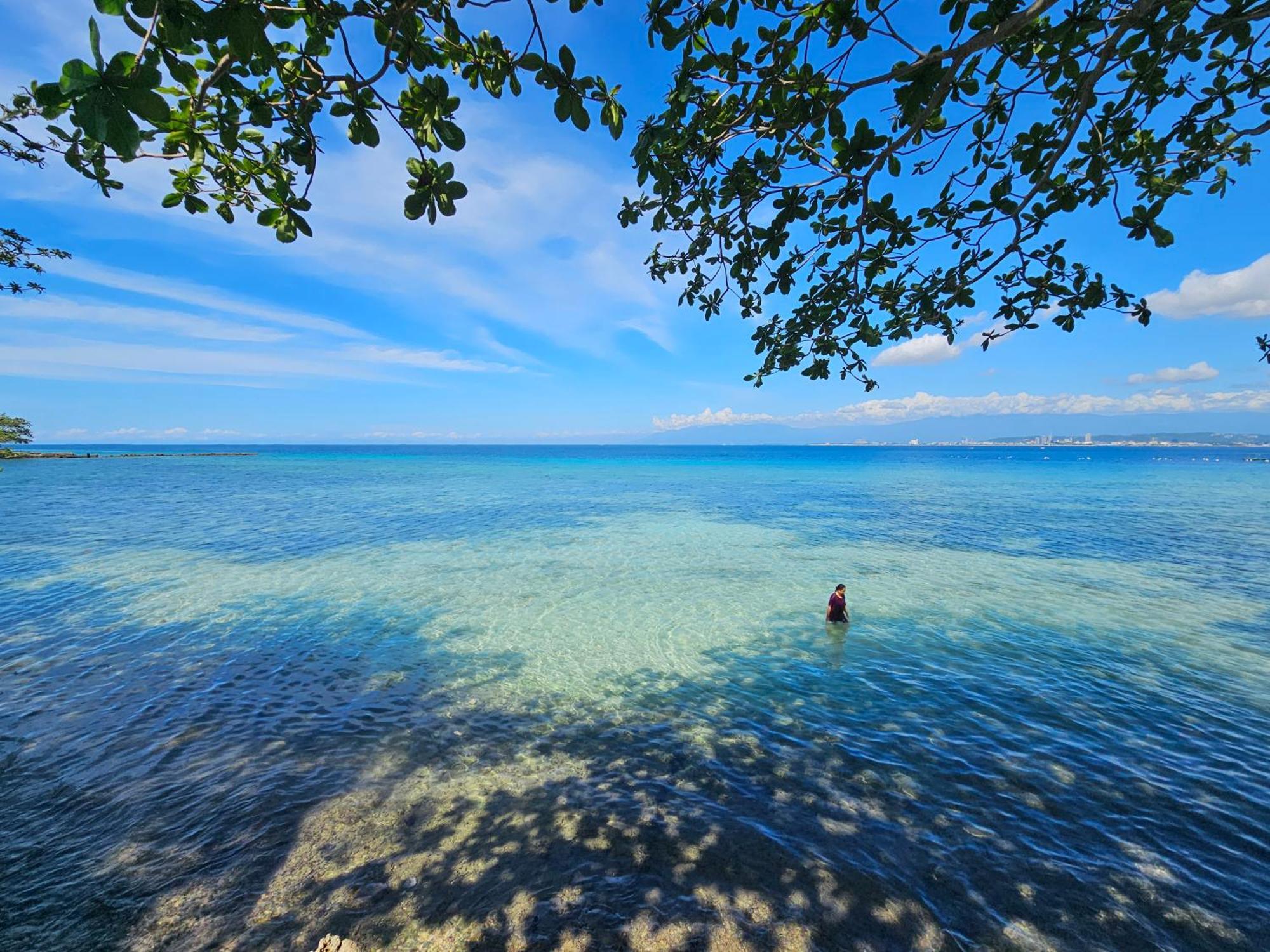 Mymi Beach House Hotel Samal Exterior photo